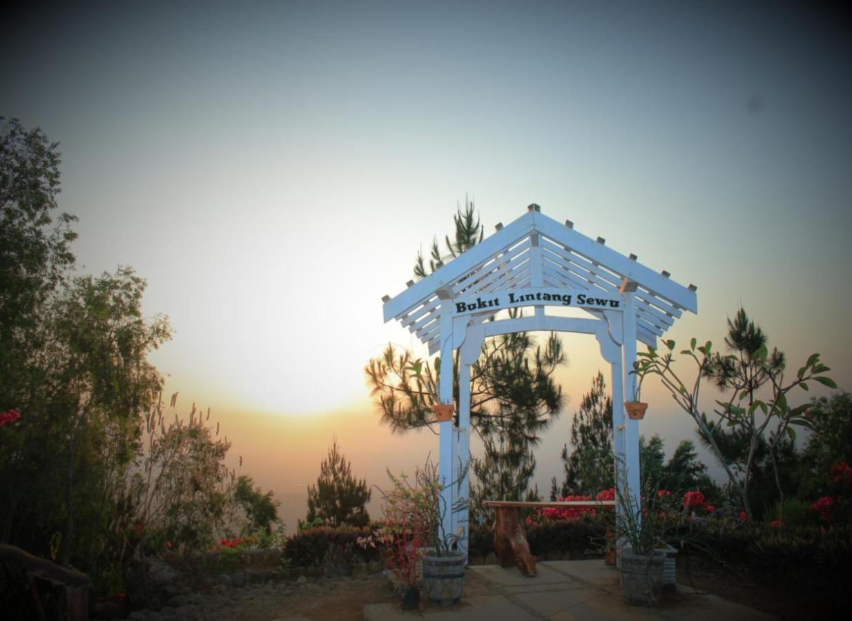 Bukit Lintang Sewu Domping Resort Imogiri
